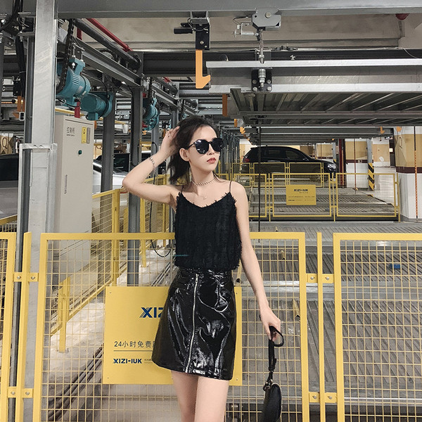 Stílusos női felső, vékony pántokkal, fehér, bézs és fekete színben