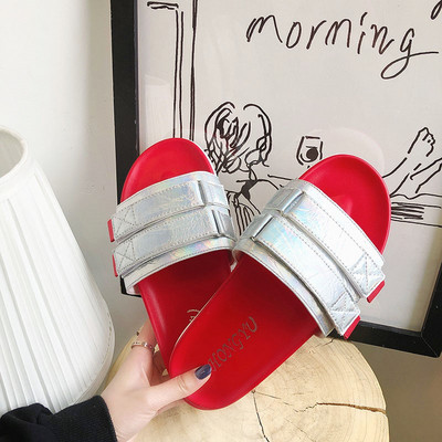 Modern női papucs három színben, matricákkal