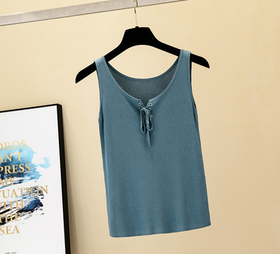 Stílusos női felső, széles pántokkal és nyakkendőkkel, többféle színben