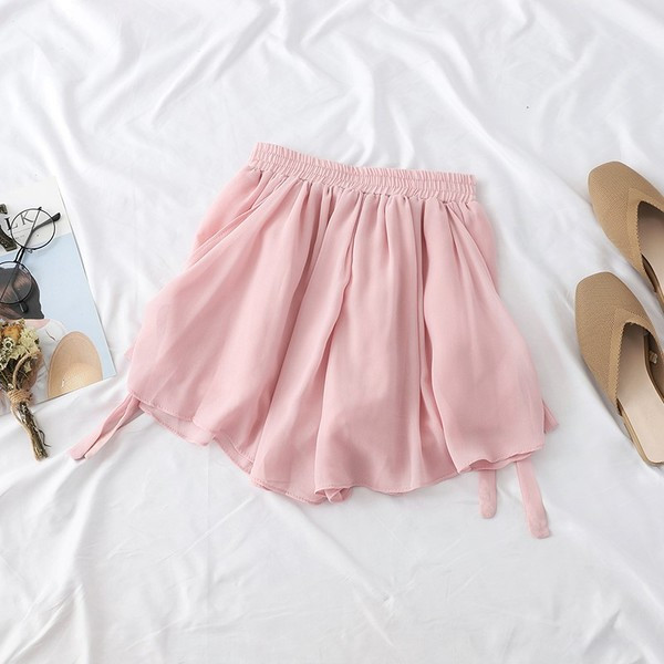 Alkalmi női rövidnadrág magas derékkal és szalagokkal