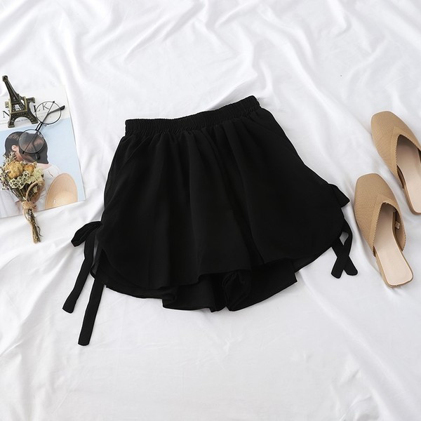 Alkalmi női rövidnadrág magas derékkal és szalagokkal