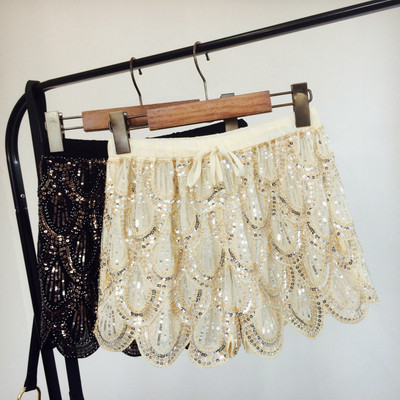 Női rövidnadrág flitterekkel, két színben