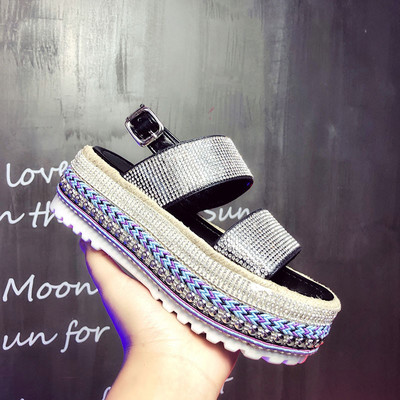 Aktuális női szandál emelvényes és kövekkel több színben