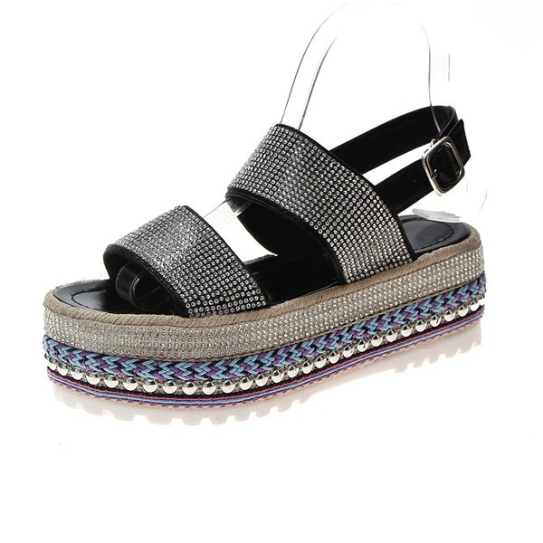 Aktuális női szandál emelvényes és kövekkel több színben