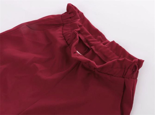 Modern női rövidnadrág övvel, három színben