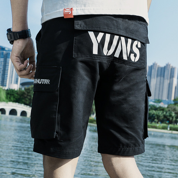 Pantaloni scurți pentru bărbați în trei culori cu inscripții și buzunare