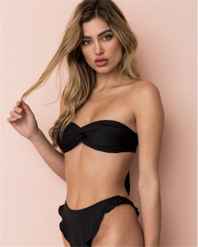 Női fürdőruha új modellje két részből, három színben