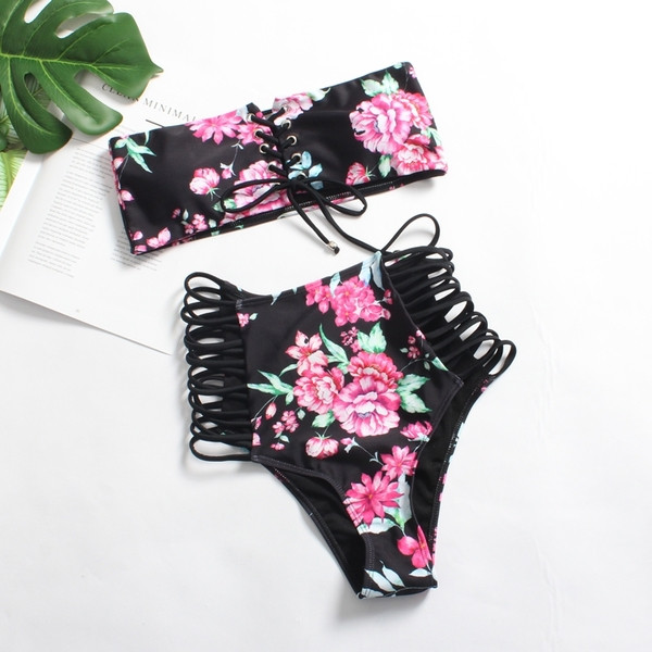 Modern fürdőruha nyakkendőkkel és virágmotívumokkal több színben