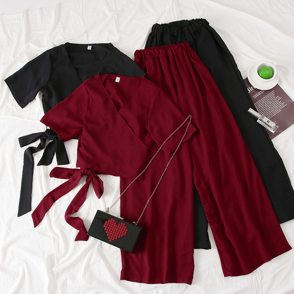 Stílusos női szett két részből, különböző színekben