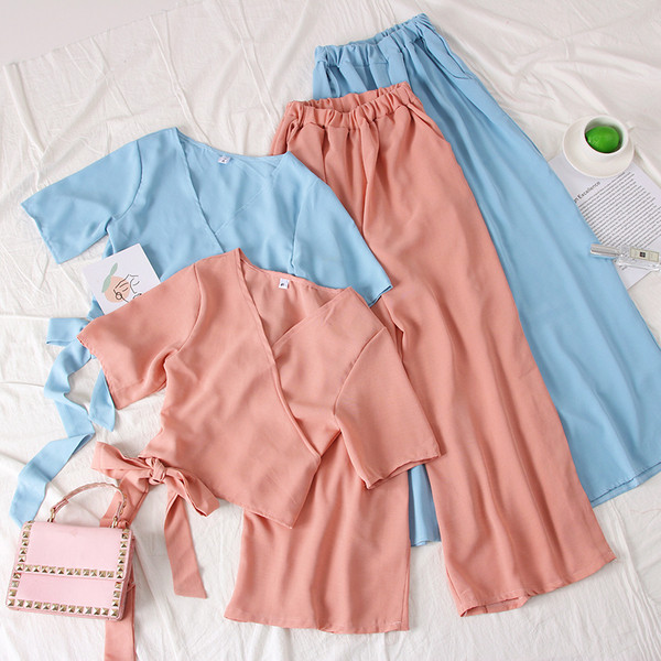 Stílusos női szett két részből, különböző színekben