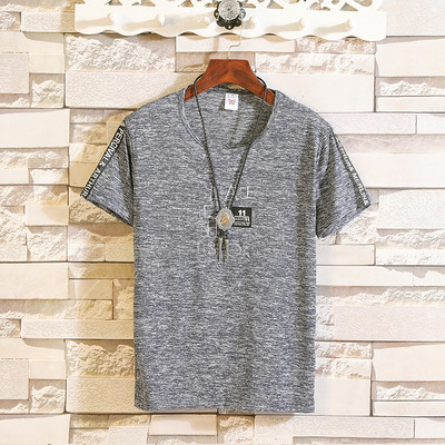 Modern férfi póló öt színben hímzéssel és emblémával