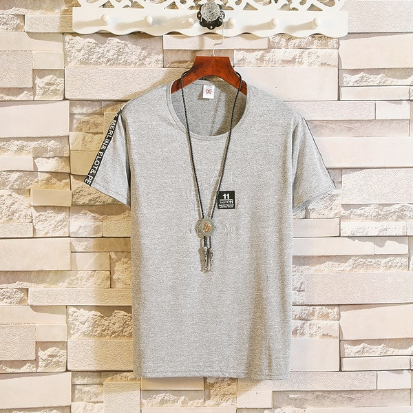 Modern férfi póló öt színben hímzéssel és emblémával