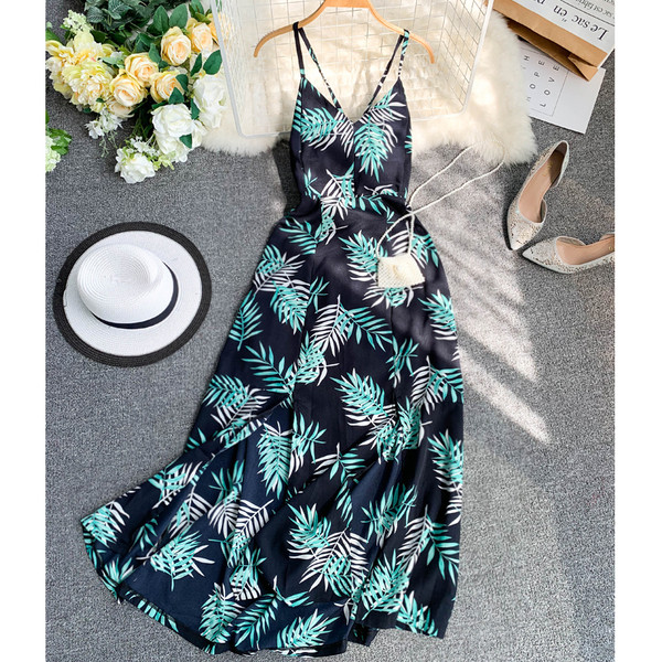 Aktuális női ruha aszimmetrikus modell