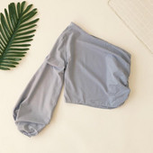 Aktuális női blúz egy ujjal és cipzárral több színben