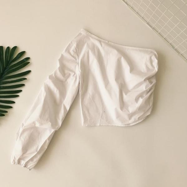 Aktuális női blúz egy ujjal és cipzárral több színben