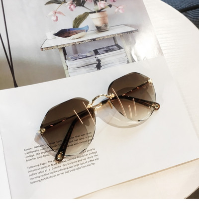 Stílusos női szemüveg több színben