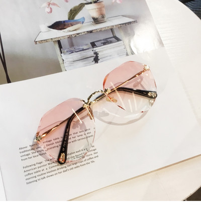 Stílusos női szemüveg több színben