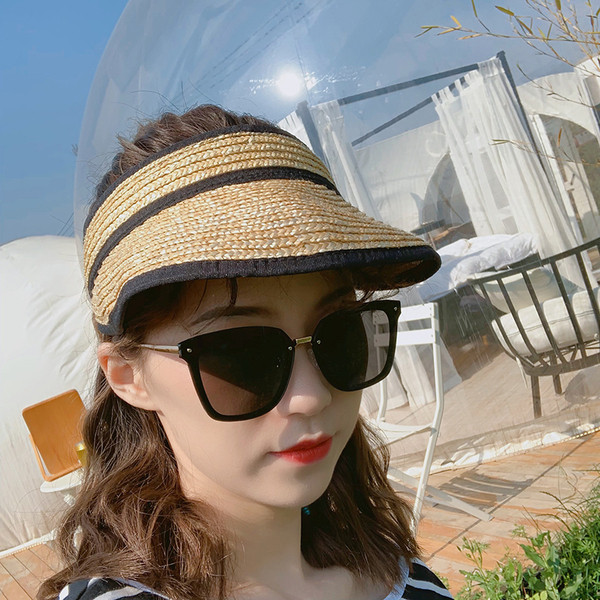 Ochelari moderni de damă pentru vară