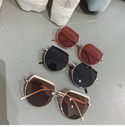 Napszemüveg érdekes formában