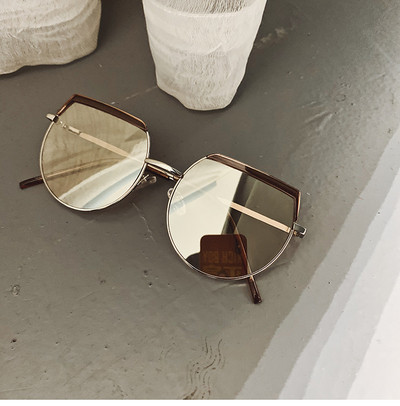 Napszemüveg érdekes formában