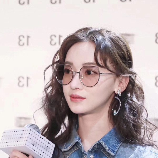 Napszemüveg érdekes formában