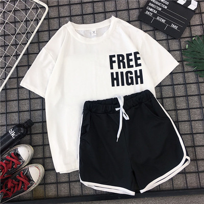 Két részből álló, több színben feliratos sport-alkalmi női szett