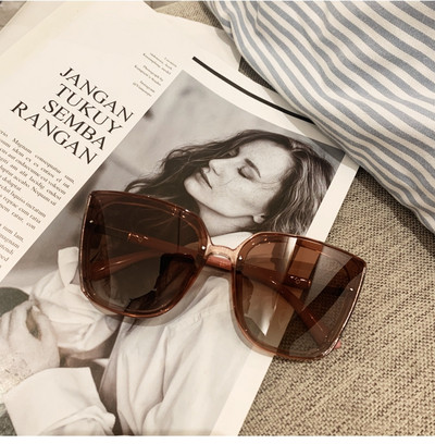 Ochelari moderni de damă în cinci culori