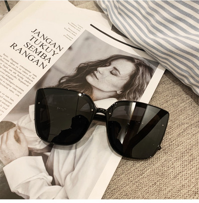 Ochelari moderni de damă în cinci culori