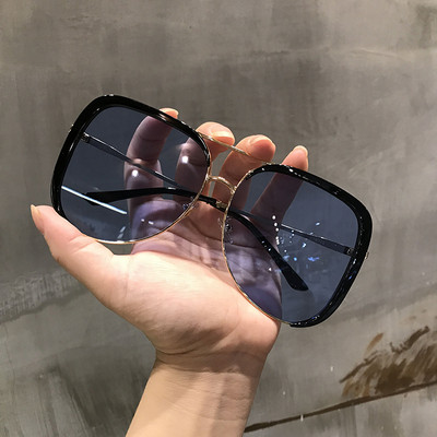 Modern női szemüveg négy színben