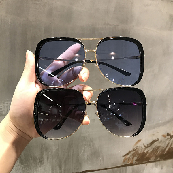 Modern női szemüveg négy színben