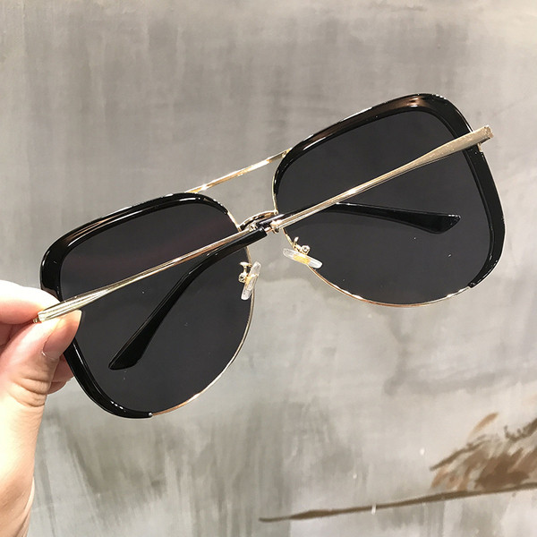 Modern női szemüveg négy színben