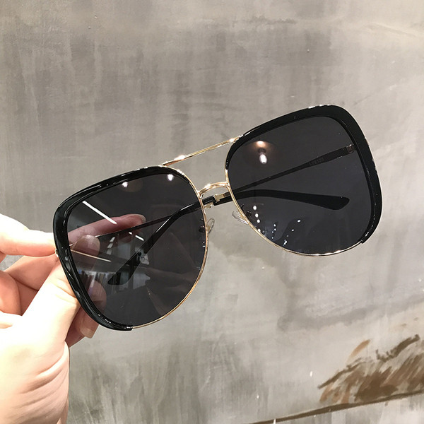 Modern női szemüveg négy színben