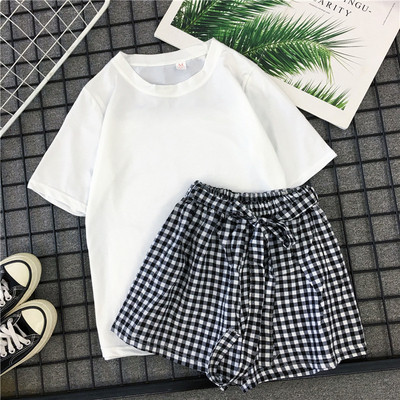 Két részből álló női alkalmi szett - póló és rövidnadrág több színben