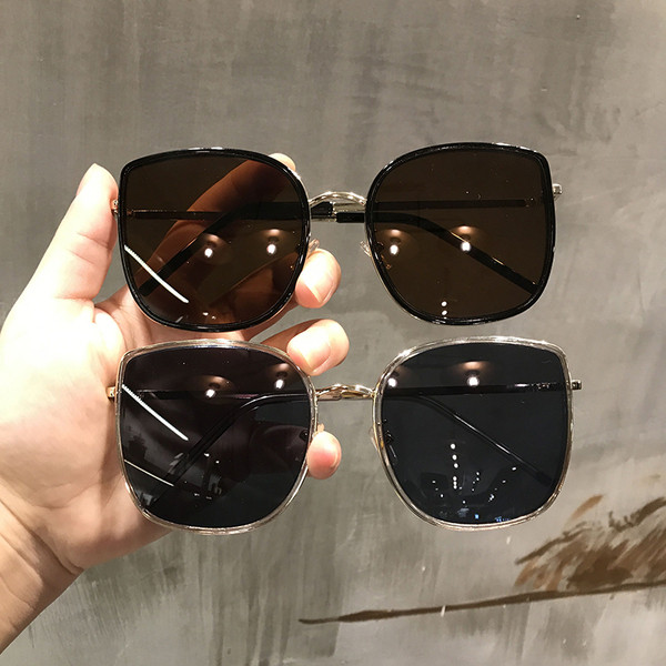 Női napszemüveg négy színben