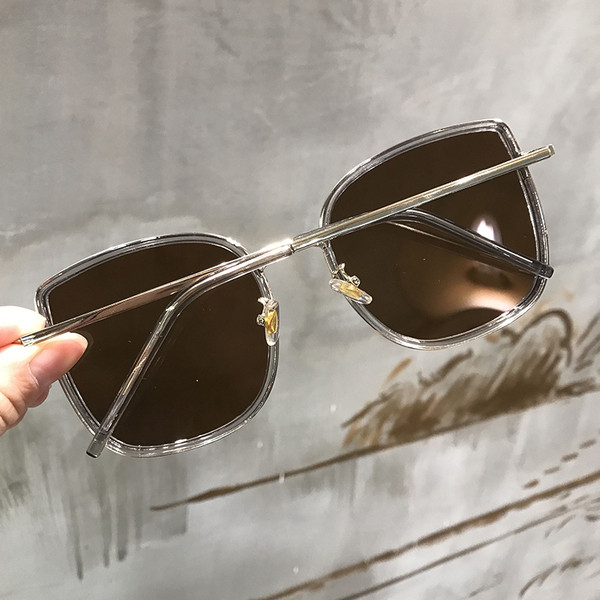 Női napszemüveg négy színben