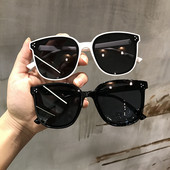 Ochelari de damă cu lentile închise la culoare în diferite culori