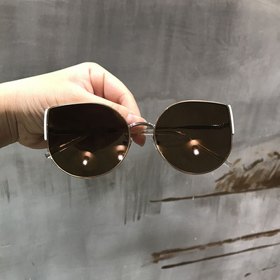 Model nou de ochelari de damă pentru vară