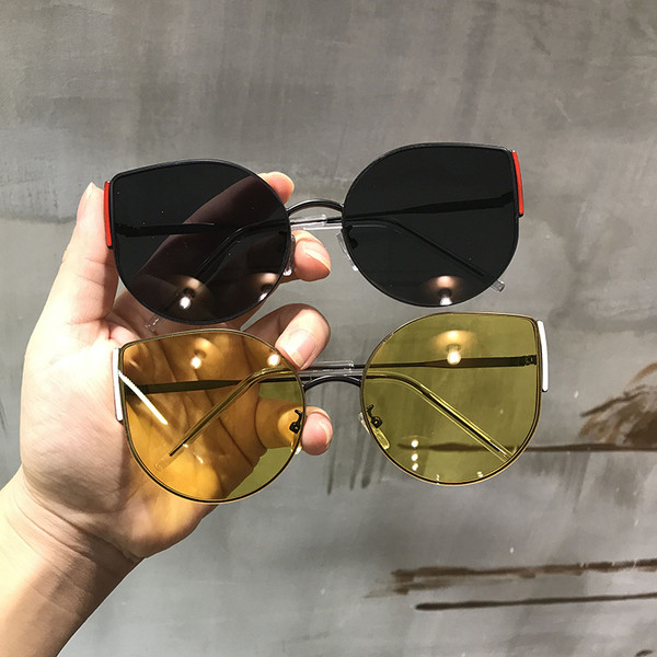 Model nou de ochelari de damă pentru vară