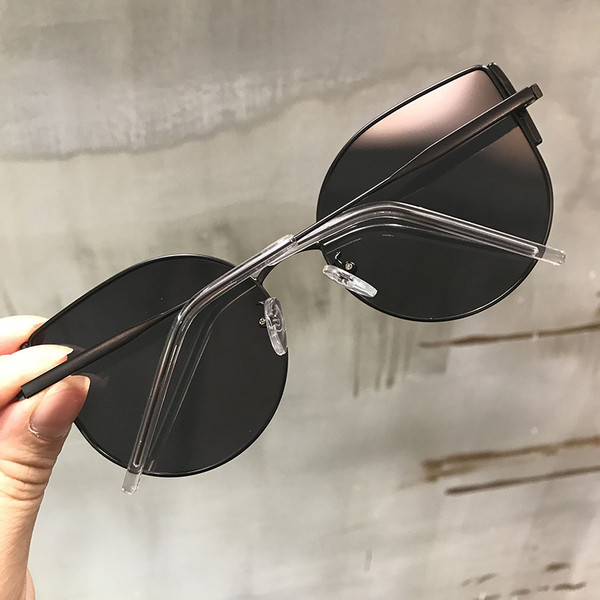 Model nou de ochelari de damă pentru vară