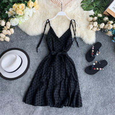 Stílusos női ruha modell fehér és fekete színben