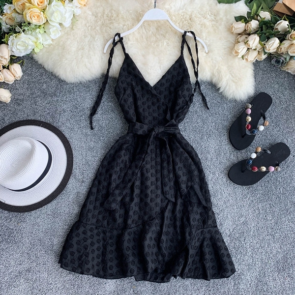 Stílusos női ruha modell fehér és fekete színben