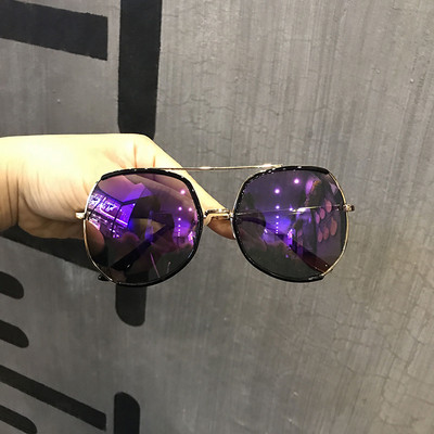 Női szemüveg tükrös lencsékkel