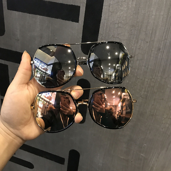 Női szemüveg tükrös lencsékkel