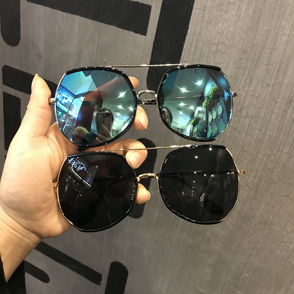 Női szemüveg tükrös lencsékkel