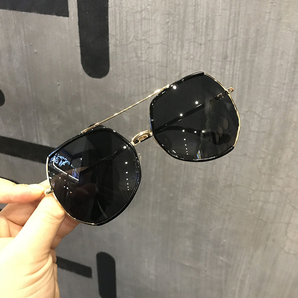 Női szemüveg tükrös lencsékkel