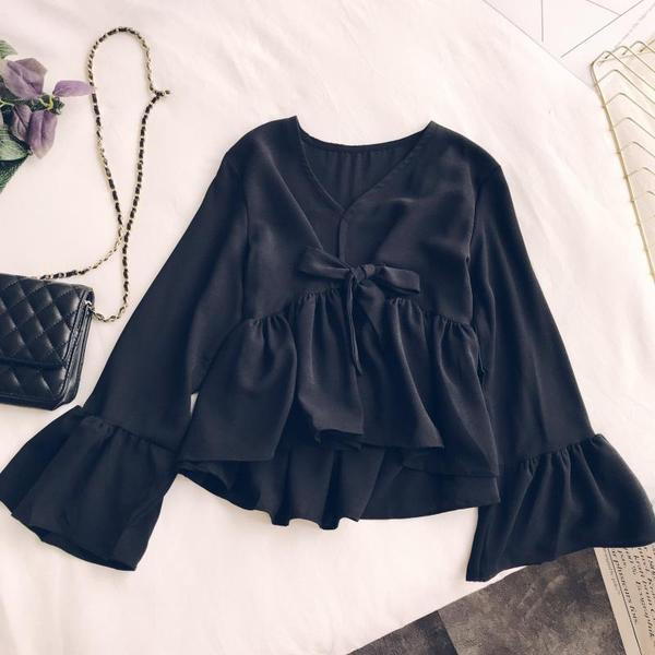 Stílusos női blúz lótusz ujjú fekete, fehér és fekete színben