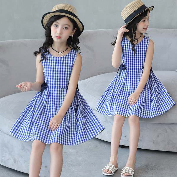 Stílusos, kockás gyerekruha O-nyakú