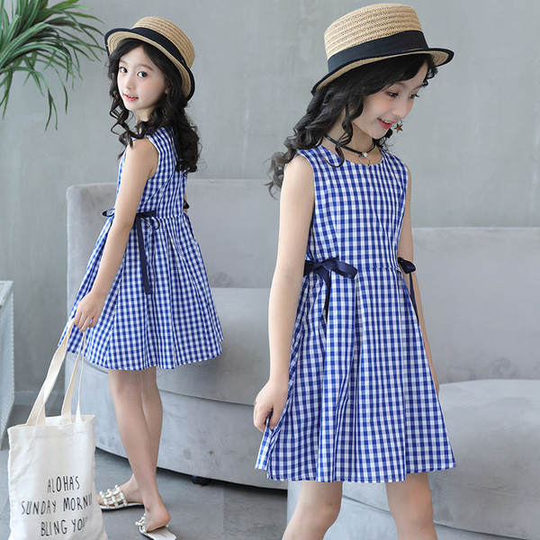 Stílusos, kockás gyerekruha O-nyakú