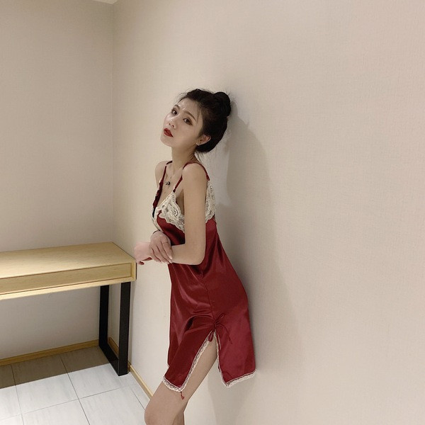 Szatén női hálóing vékony pánttal, csipkével több színben