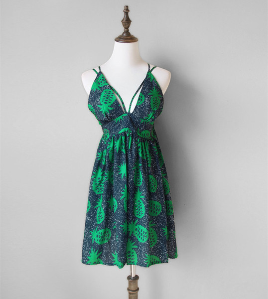 Model actual de rochie de dama cu aplicatie colorata